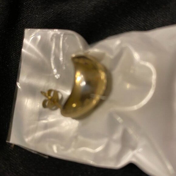 Chunky Gold Colored Hoop Earrings for Women - Picture 5 of 11